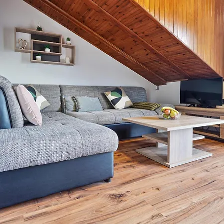2 Bedroom Lovely In Laurana