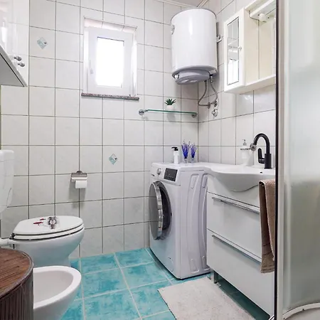 2 Bedroom Lovely In *