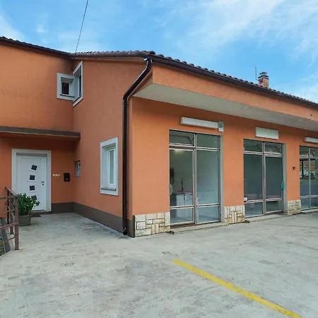 2 Bedroom Lovely In Lovran