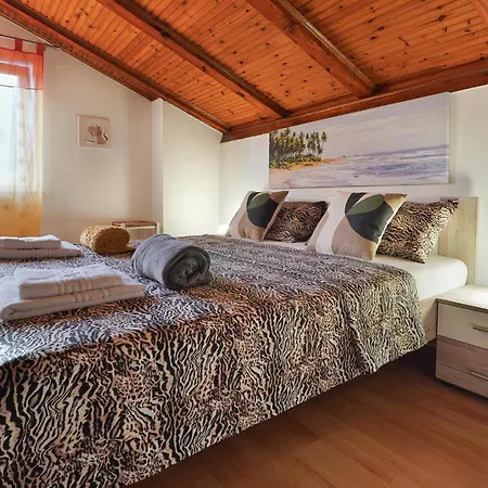 2 Bedroom Lovely In