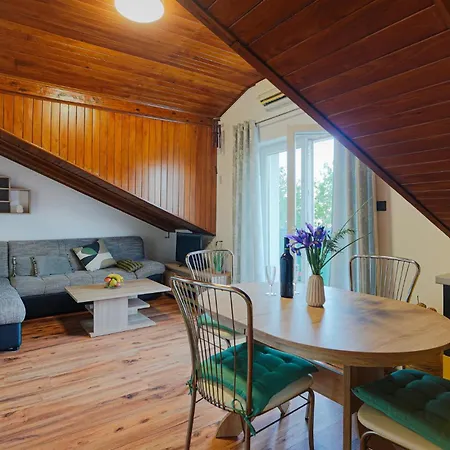 2 Bedroom Lovely In *