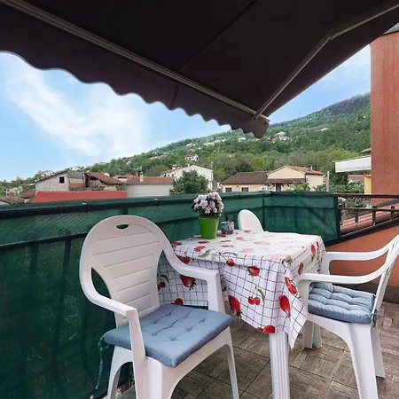 2 Bedroom Lovely In Lovran