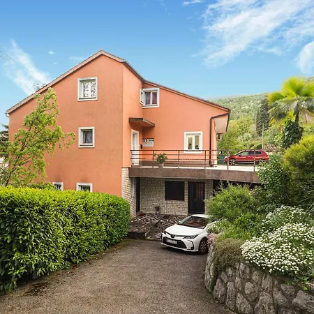 2 Bedroom Lovely In